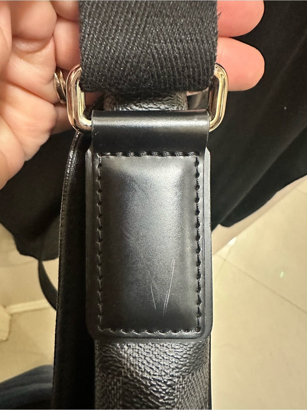 Louis Vuitton Damier Graphite Crossbody Messenger in Black and Gray WORN ONCE - Picture 6 of 8